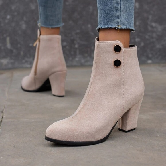 NWT Button Decor Side Zip Chunky Heeled Suedette Classic Boots - Picture 2 of 3